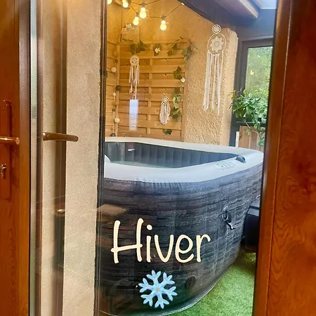 Entre Vignes Et Horizon Appartement Avec Jacuzzi Privatif Et Piscine Commune Chauffee Sablet Exterior foto