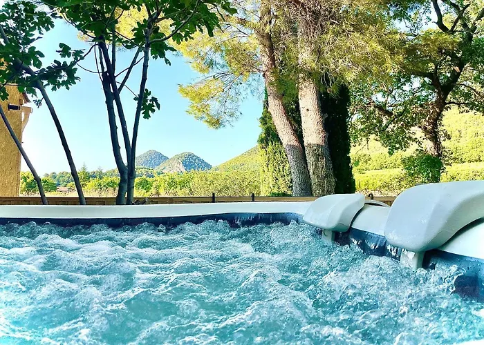 Entre Vignes Et Horizon Appartement Avec Jacuzzi Privatif Et Piscine Commune Chauffee