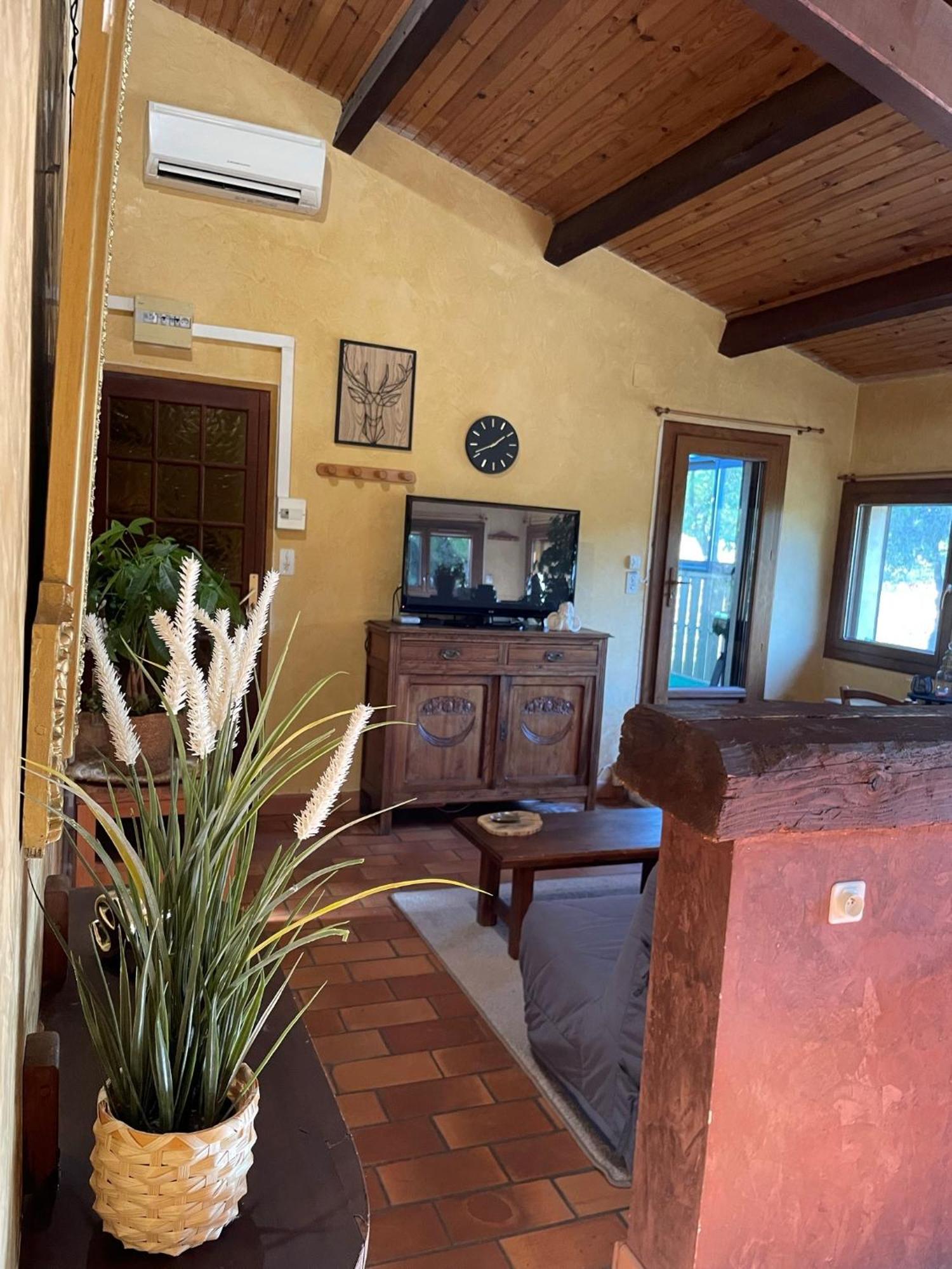 Apartment Entre Vignes Et Horizon Avec Jacuzzi Privatif Et Piscine Commune Chauffee