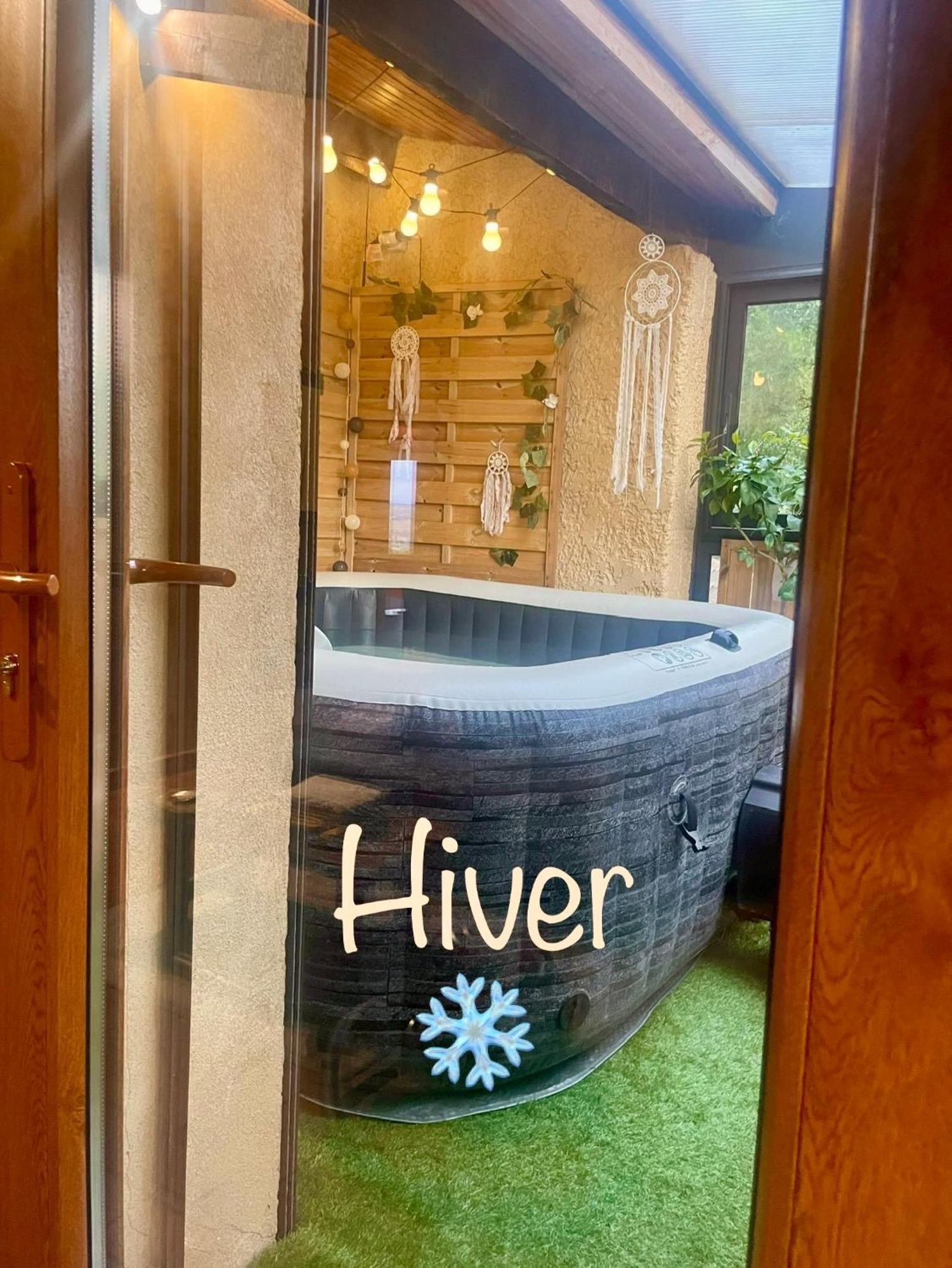 Entre Vignes Et Horizon Avec Jacuzzi Privatif Et Piscine Commune Chauffee Apartment Sablet