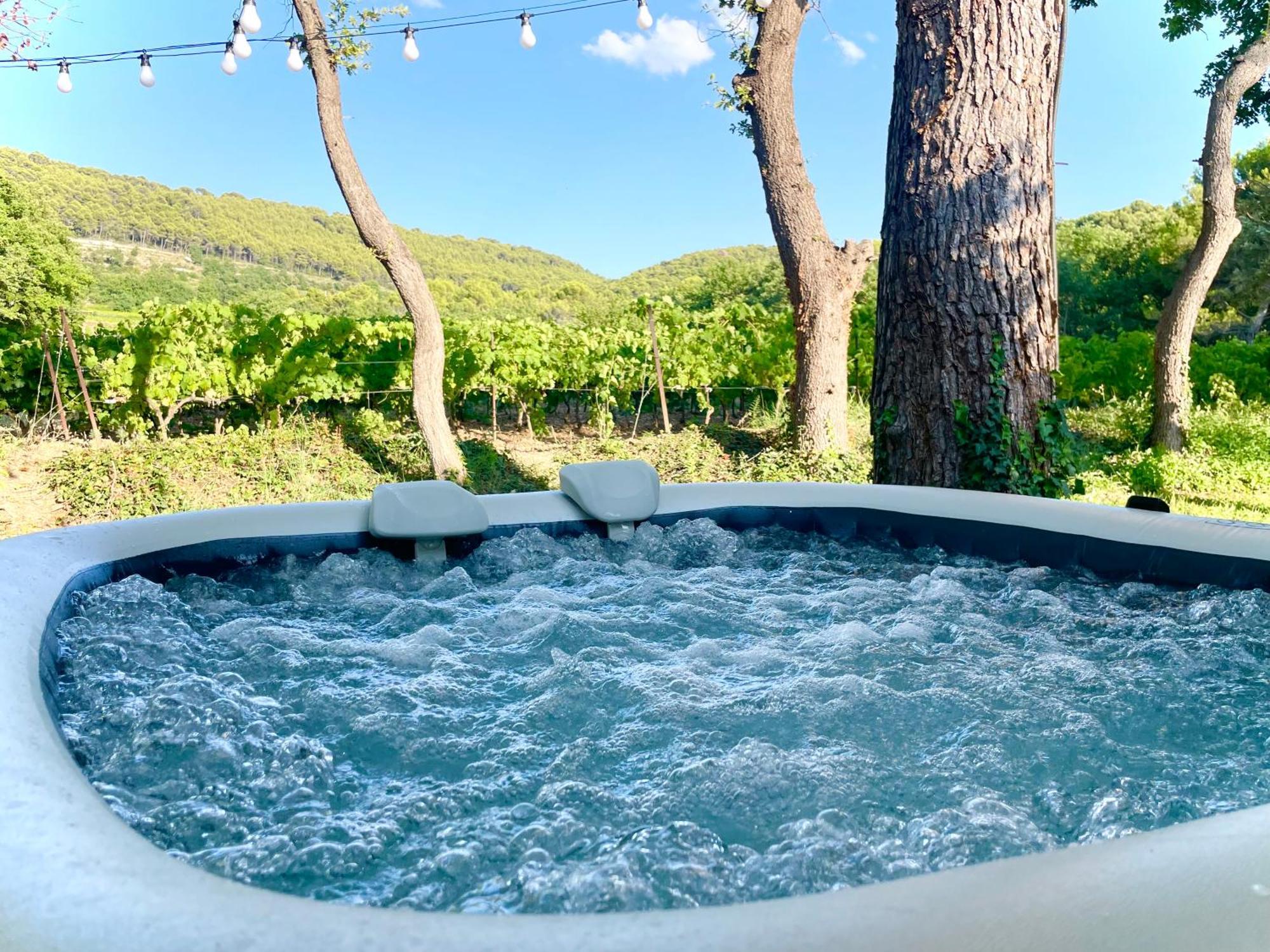 Entre Vignes Et Horizon Avec Jacuzzi Privatif Et Piscine Commune Chauffee Sablet